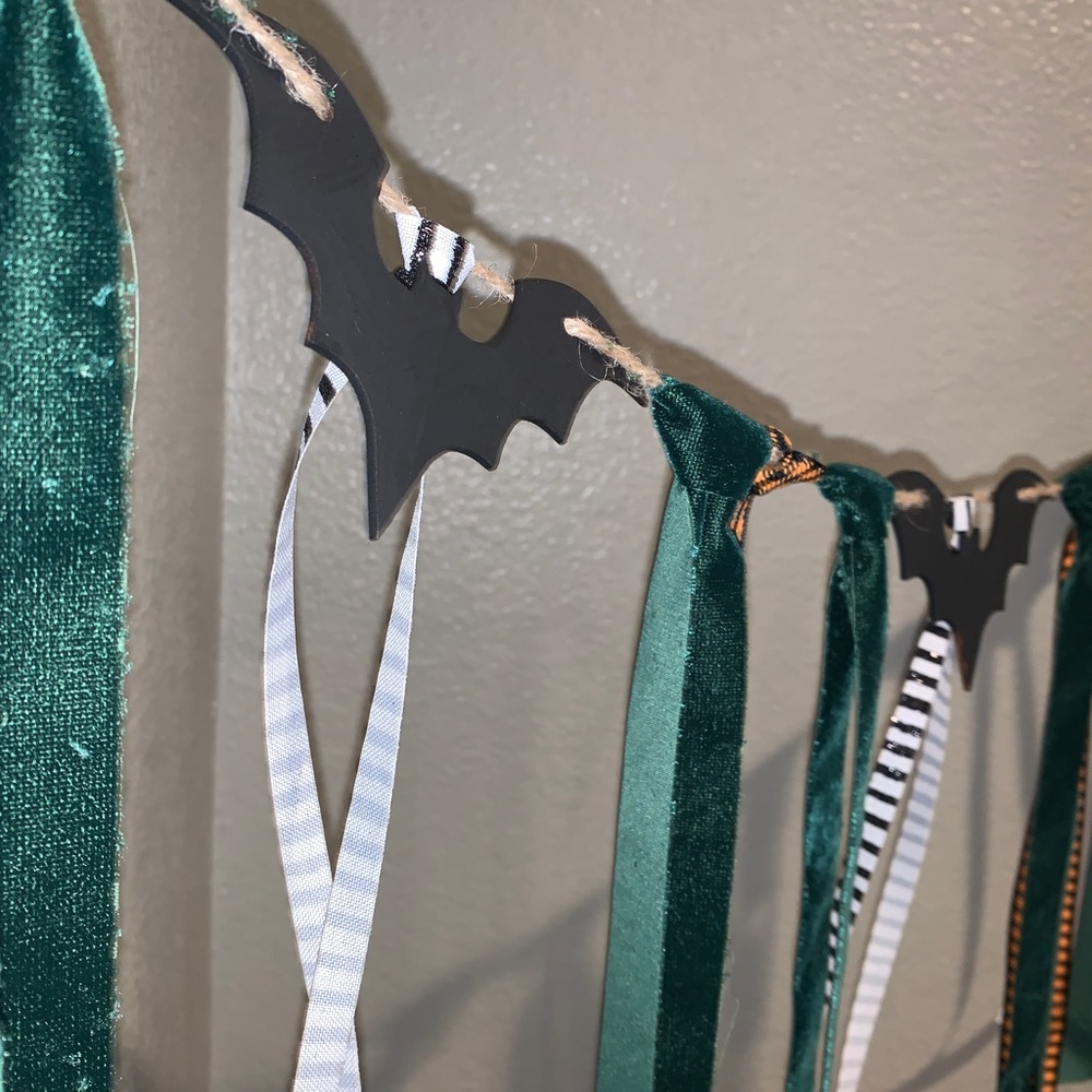 Bat Ribbon Banner - Picture 4 of 5